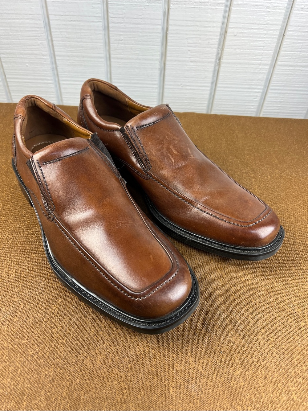 Johnston & Murphy Men's Brown Leather Slip-On Loafers